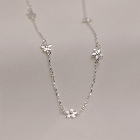 Daisy necklace